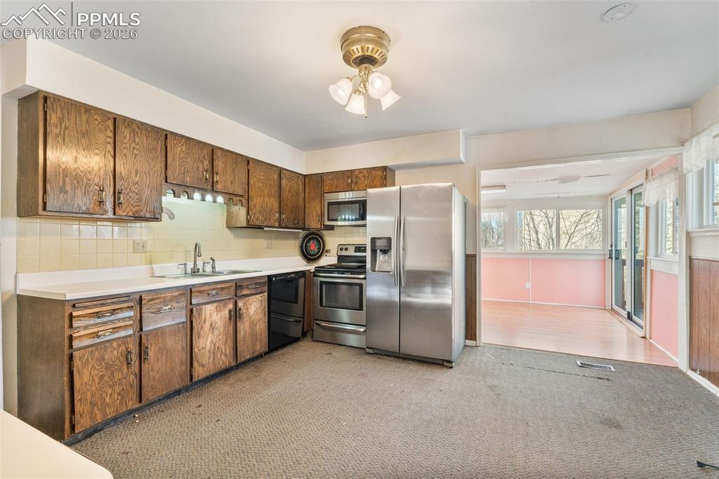 4096 London Lane, Colorado Springs, CO 80916 — photo 2