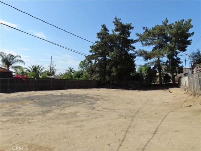 925 Navajo Road, Perris, CA 92570