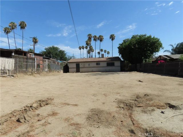 925 Navajo Road, Perris, CA 92570