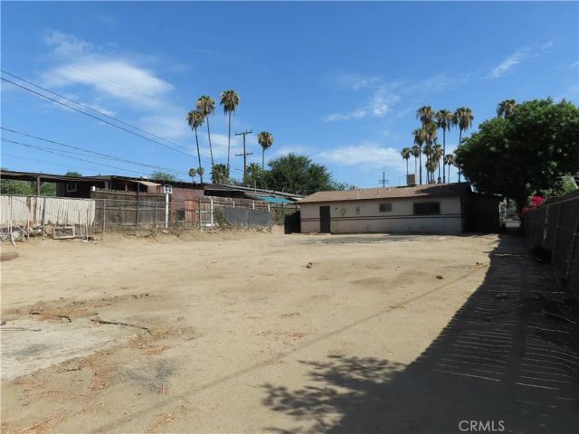 925 Navajo Road, Perris, CA 92570