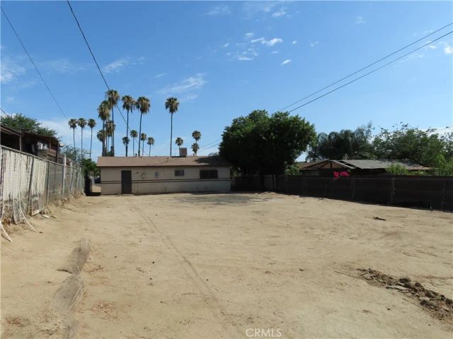 925 Navajo Road, Perris, CA 92570