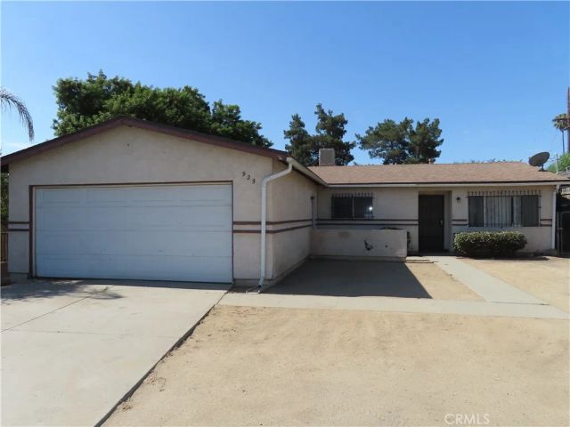 925 Navajo Road, Perris, CA 92570