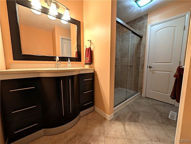 6205 Keystone Way, Dewitt, NY 13078