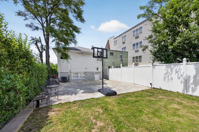 7010 JACKSON ST, West New York, NJ 07093