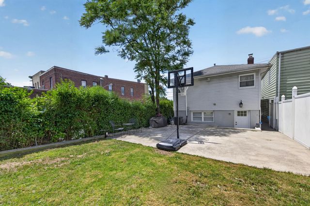 7010 JACKSON ST, West New York, NJ 07093