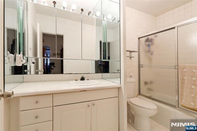 6 Horizon 2106, Fort Lee, NJ 07024