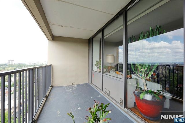 6 Horizon 2106, Fort Lee, NJ 07024