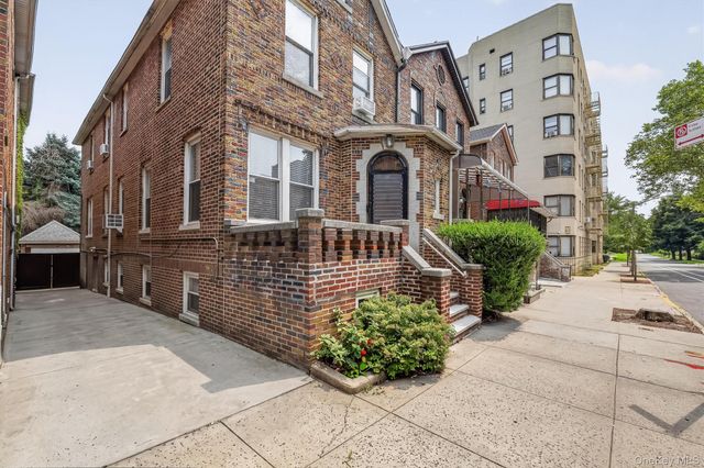 2218 Holland Avenue, Bronx, NY 10467