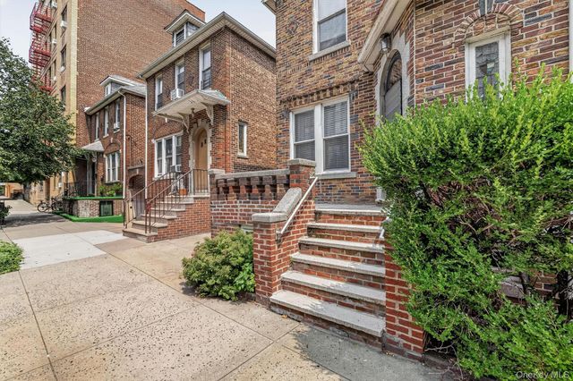 2218 Holland Avenue, Bronx, NY 10467