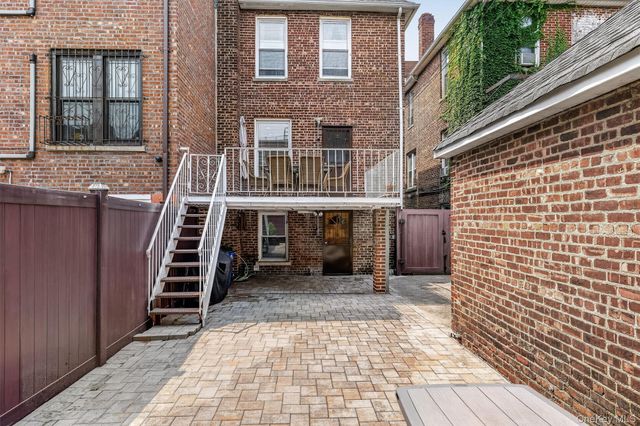 2218 Holland Avenue, Bronx, NY 10467
