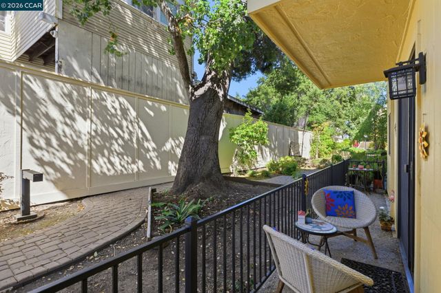 324 Catalpa St 120, San Mateo, CA 94401