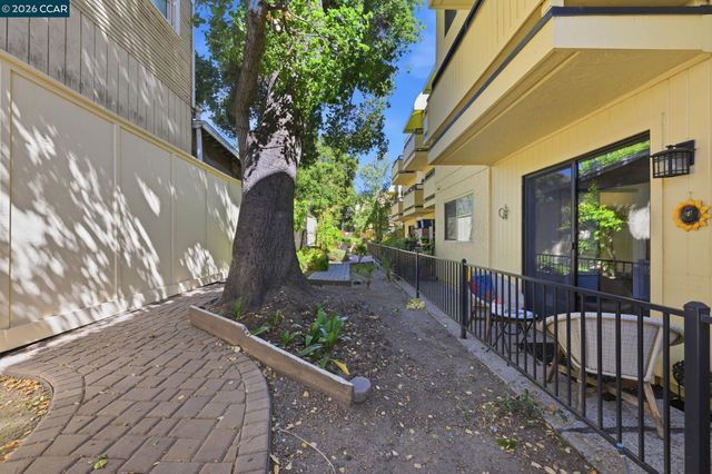 324 Catalpa St 120, San Mateo, CA 94401