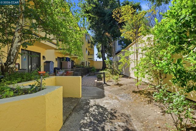 324 Catalpa St 120, San Mateo, CA 94401