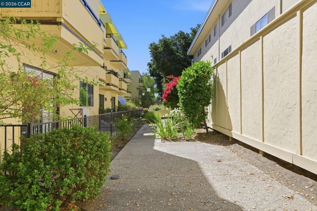 324 Catalpa St 120, San Mateo, CA 94401