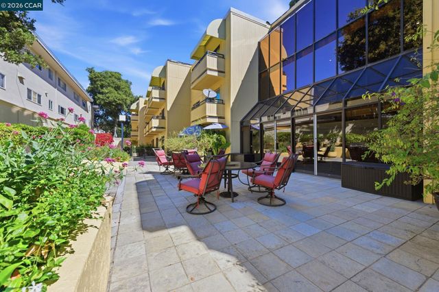 324 Catalpa St 120, San Mateo, CA 94401
