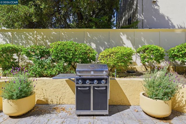 324 Catalpa St 120, San Mateo, CA 94401