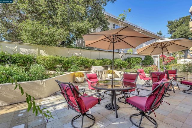 324 Catalpa St 120, San Mateo, CA 94401