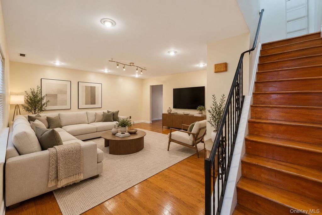 13629 222nd Street, Laurelton, NY 11413 — photo 3