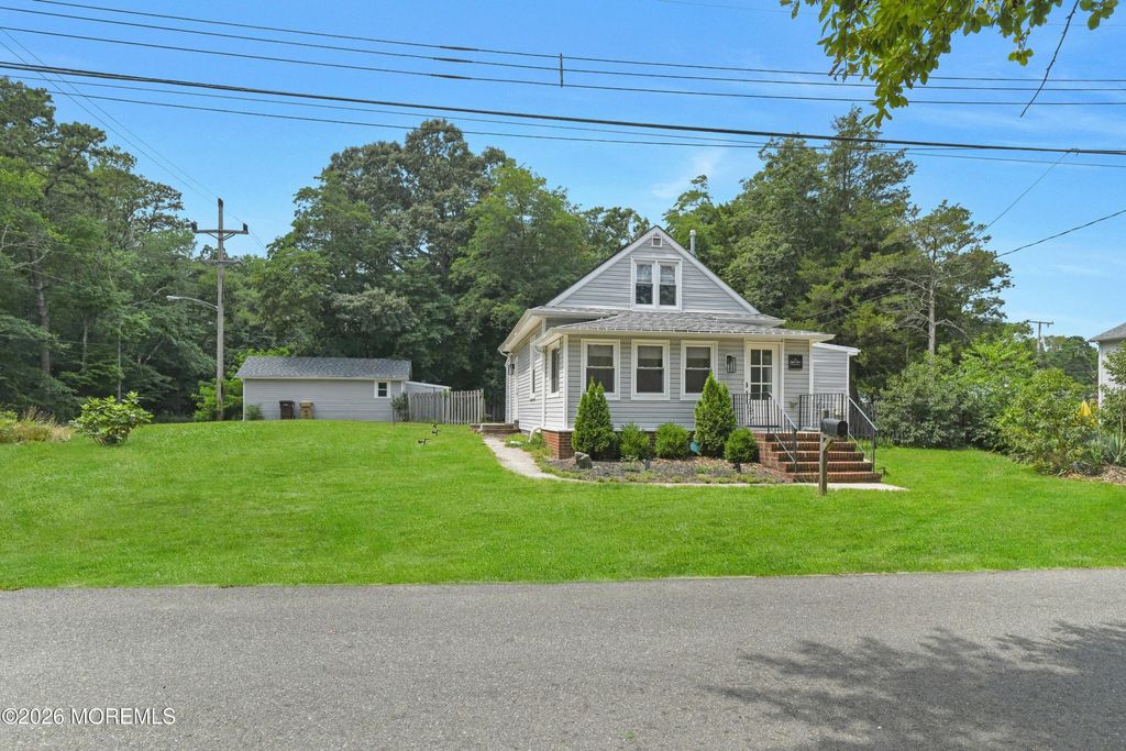 914 Anglesea Avenue, Bayville, NJ 08721