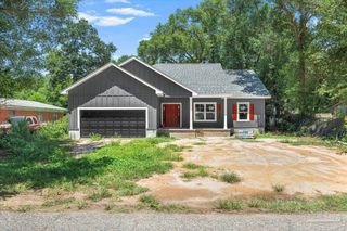 427 Seamarge Ln, Pensacola, FL 32507