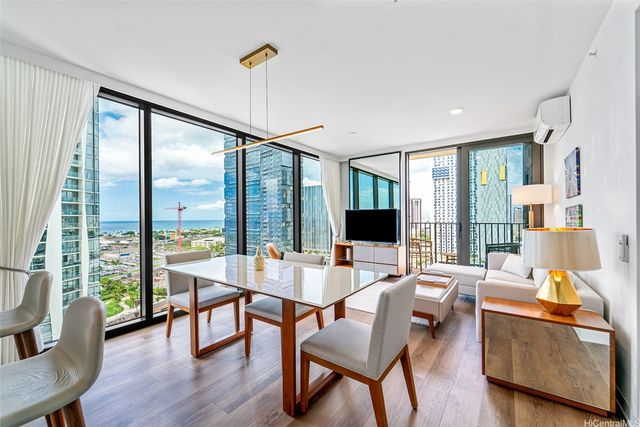 987 Queen Street 2001, Honolulu, HI 96814