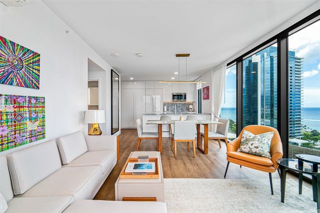 987 Queen Street 2001, Honolulu, HI 96814