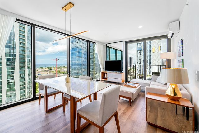 987 Queen Street 2001, Honolulu, HI 96814