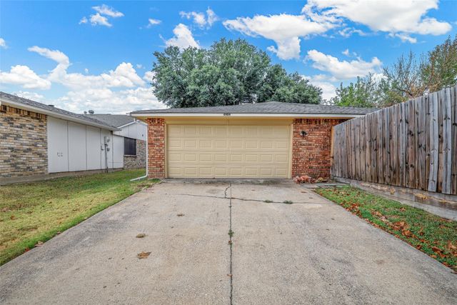 4904 Watkins Drive, The Colony, TX 75056
