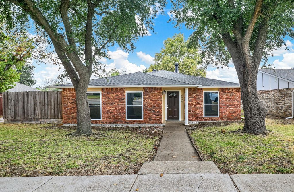 4904 Watkins Drive, The Colony, TX 75056