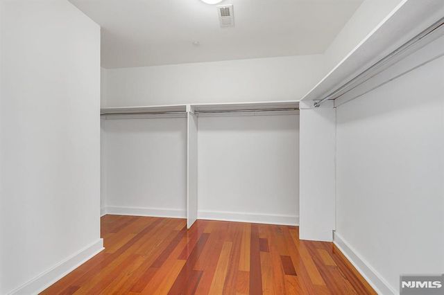 22 Vela Way, Edgewater, NJ 07020