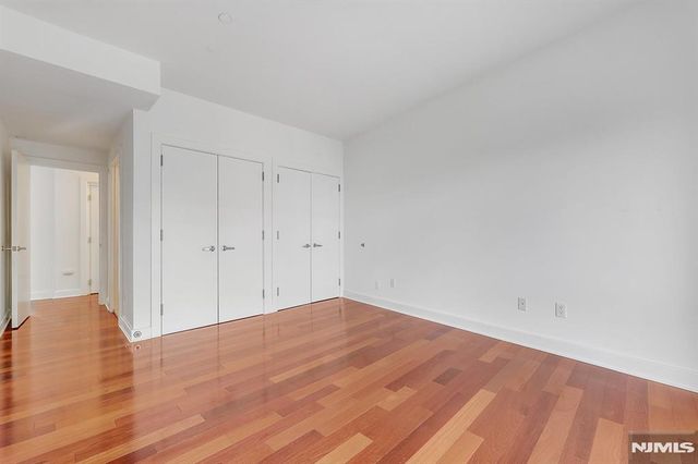 22 Vela Way, Edgewater, NJ 07020