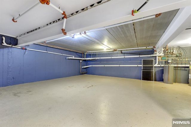 22 Vela Way, Edgewater, NJ 07020