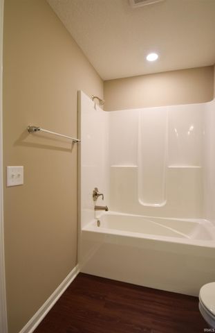 15028 Whitaker Drive, Fort Wayne, IN 46818