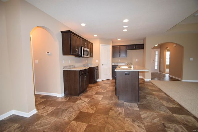 15028 Whitaker Drive, Fort Wayne, IN 46818