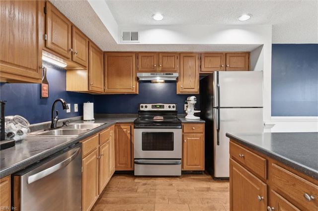 301 Derby RN, Yorktown, VA 23693