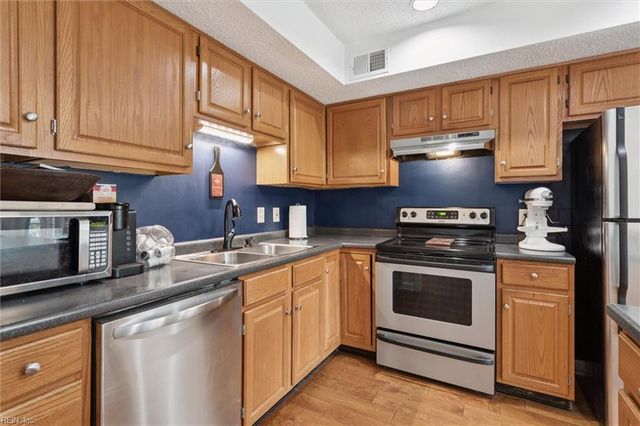 301 Derby RN, Yorktown, VA 23693