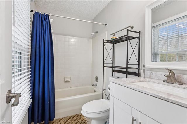 301 Derby RN, Yorktown, VA 23693