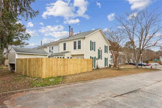 301 Derby RN, Yorktown, VA 23693