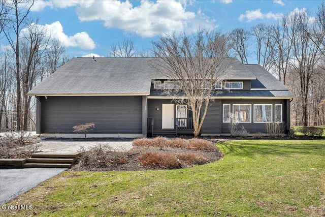 212 Mannix Road, East Greenbush, NY 12061