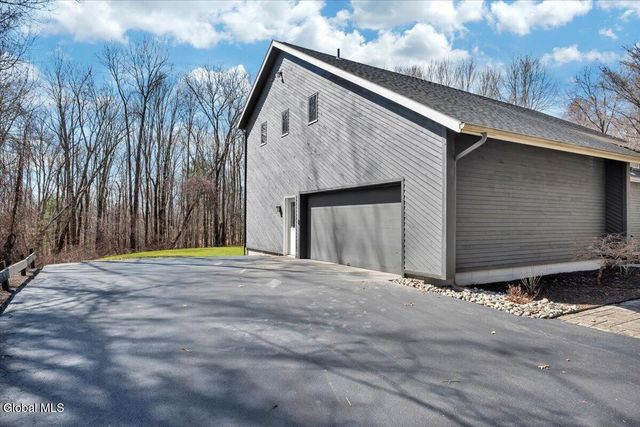 212 Mannix Road, East Greenbush, NY 12061