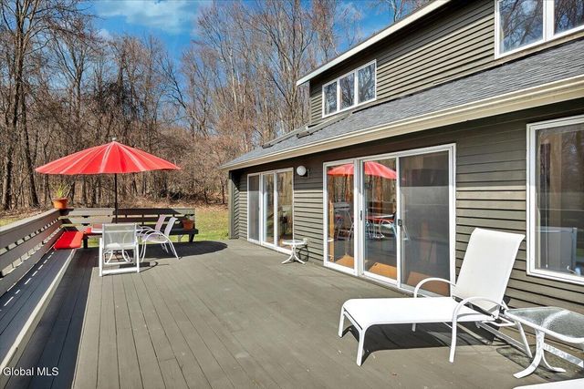 212 Mannix Road, East Greenbush, NY 12061