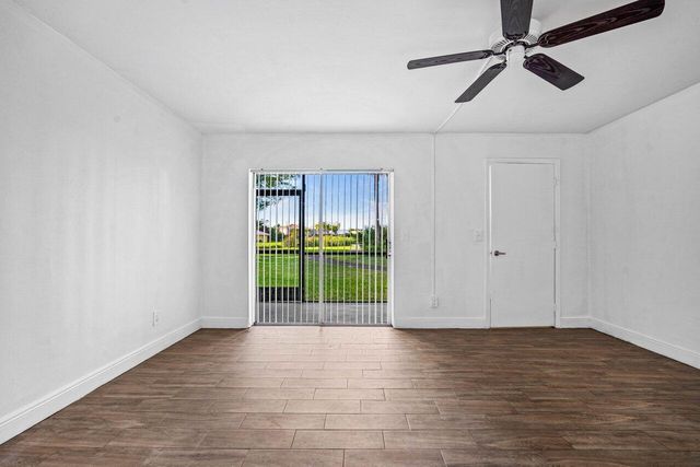 1618 Meadows Circle W, Boynton Beach, FL 33436