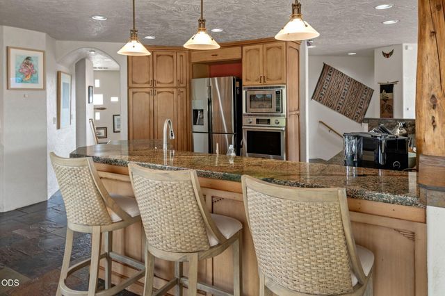 61345 Mountain Breezes Court, Bend, OR 97702