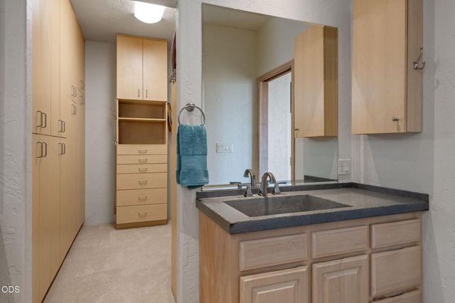 61345 Mountain Breezes Court, Bend, OR 97702