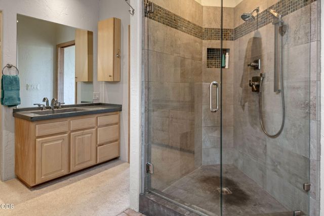 61345 Mountain Breezes Court, Bend, OR 97702