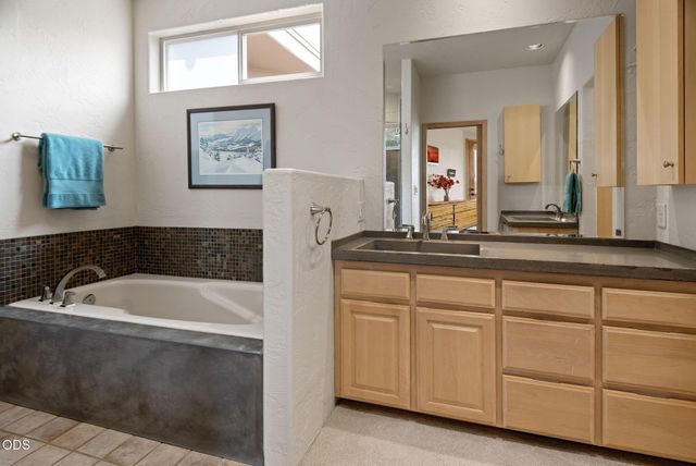 61345 Mountain Breezes Court, Bend, OR 97702