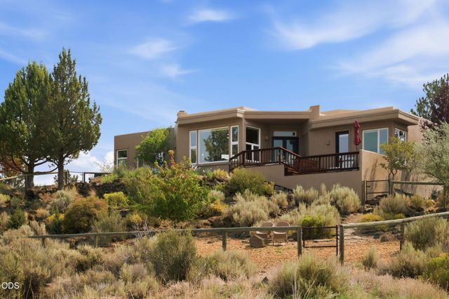 61345 Mountain Breezes Court, Bend, OR 97702