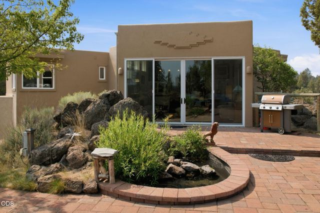 61345 Mountain Breezes Court, Bend, OR 97702