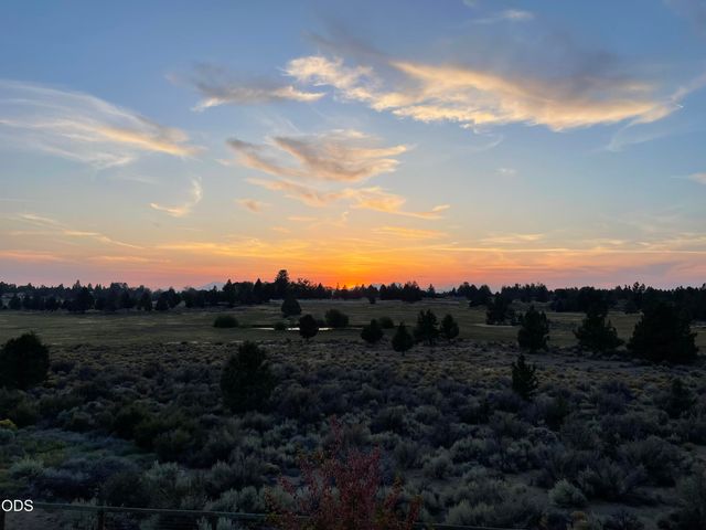 61345 Mountain Breezes Court, Bend, OR 97702