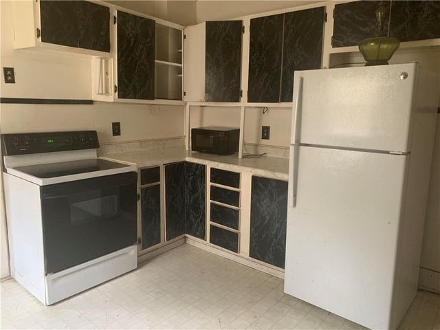 714 W 3rd Street, Pittsburg, KS 66762